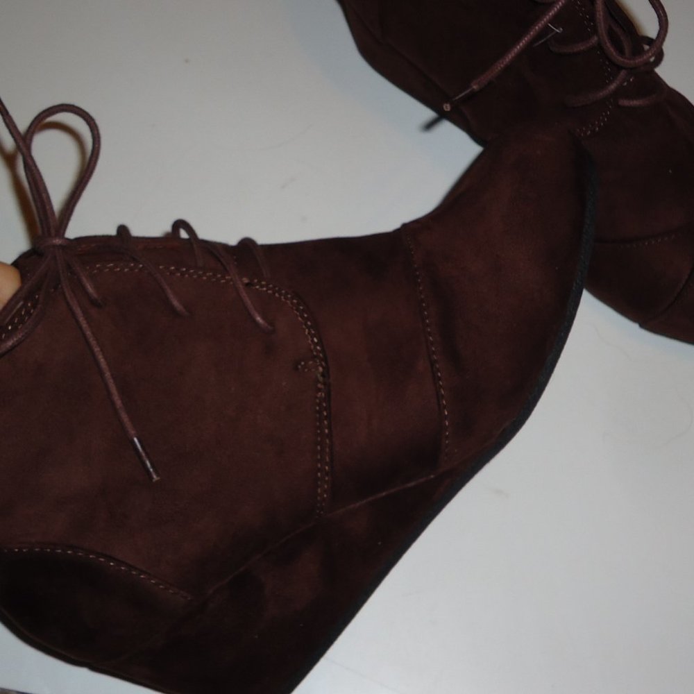 Dark Brown Vegan  Suede Lace Up Botties NEW - Picture 4 of 12